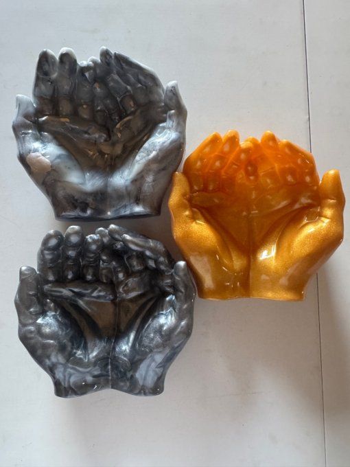 Mains jointes