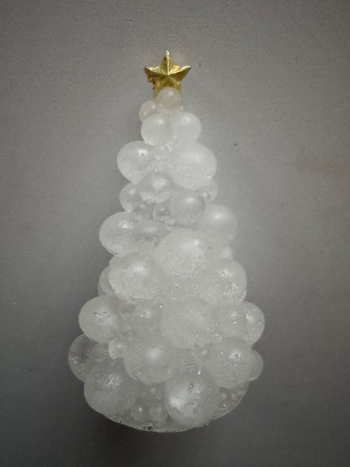 Sapin boule avec étoiles